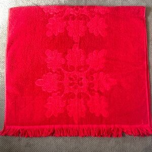Vintage Red Raspberry Cannon Royal Family Fringe Bath Towel USA Jacquard